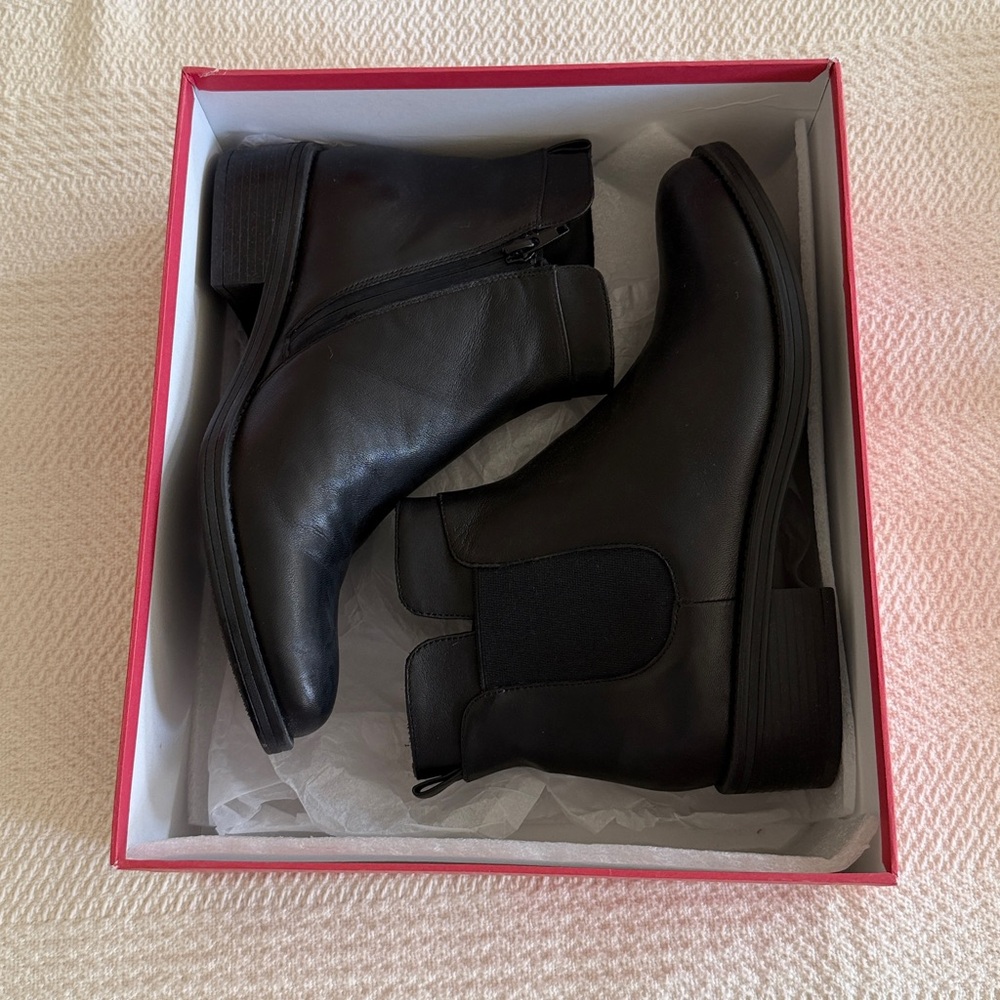 Vaneli Ramond Women's Boot View 2